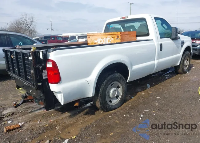 1FTNF20YX9EA42083: 44311599