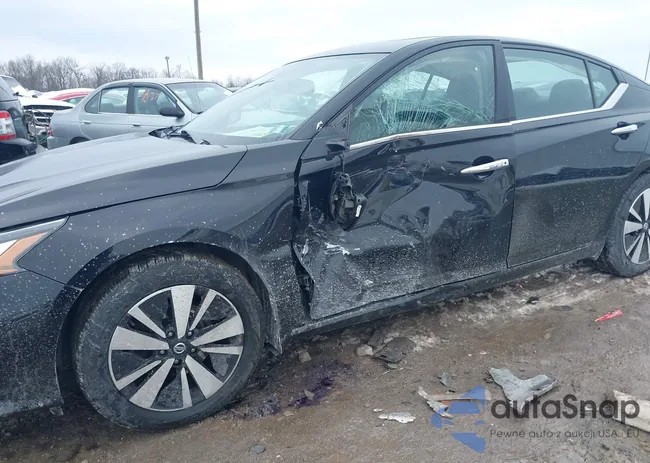 1N4BL4EW1KC207542: 44311999