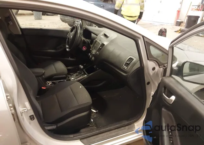 3KPFL4A79JE188563: 44312045