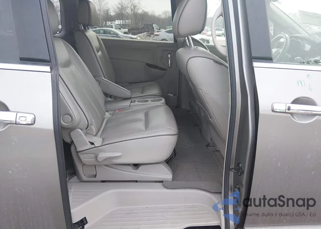 JN8AD2KPXC9031501: 44312480