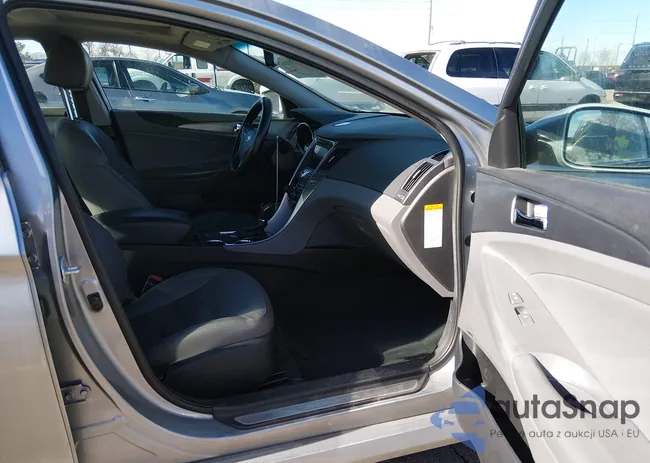 KMHEC4A42FA119267: 44311629