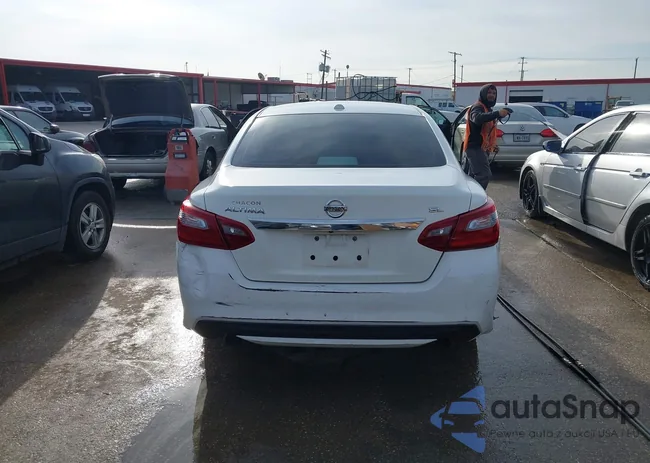 1N4AL3AP5JC248713: 44311717