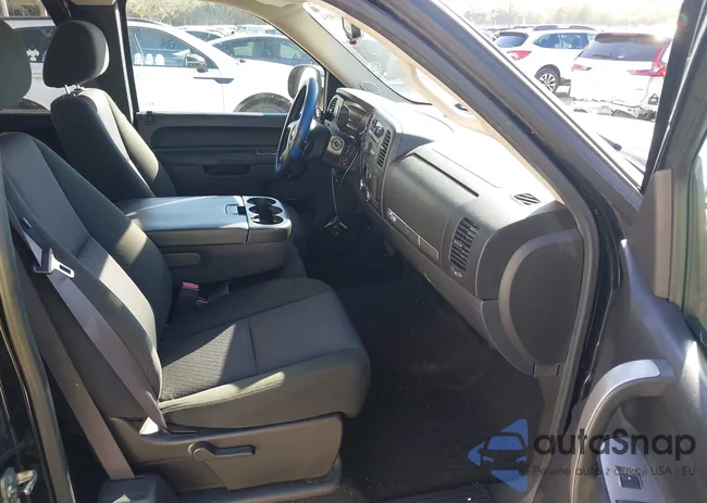 1GCRCSE05BZ111855: 44313054