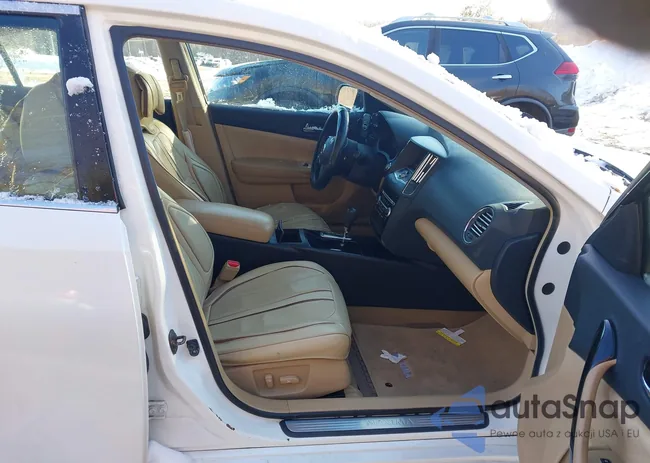 1N4AA5AP7AC824996: 44313377