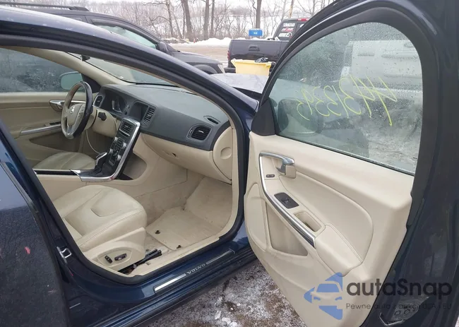 YV126MFK9F2356252: 44313393