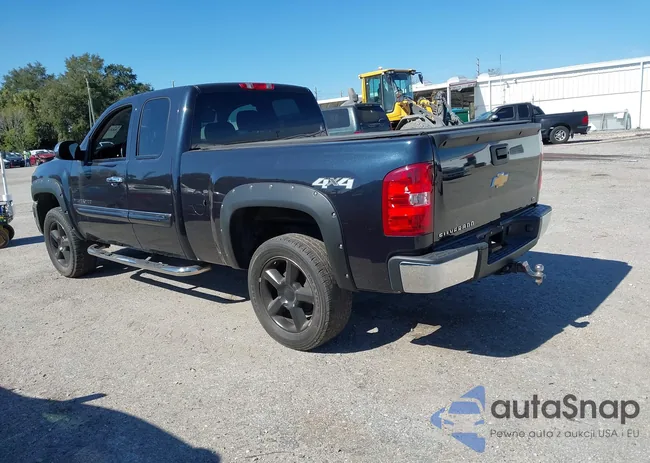 1GCRKSE73DZ208104: 44313485