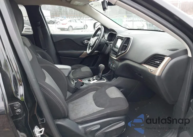 1C4PJLAB1HW641096: 44312604