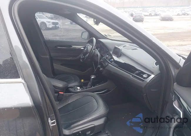 WBXHT3C32GP889888: 44312713