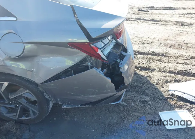 KMHLS4DG4RU709697: 44312763