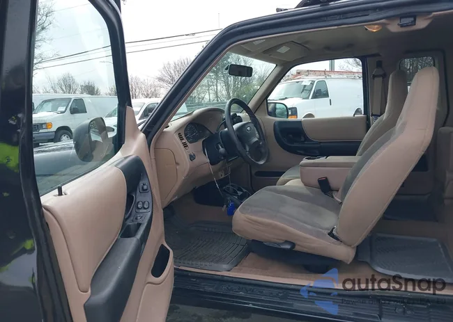 1FTYR44U92PA11439: 44312844