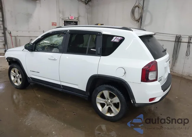 1C4NJDBB4FD282797: 44312845