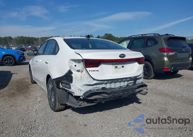 3KPF24AD2ME352927: 44314163