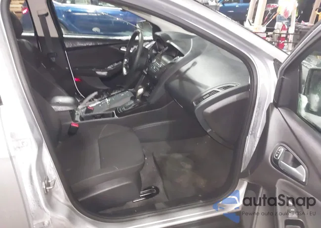 1FADP3F27JL285888: 44314589