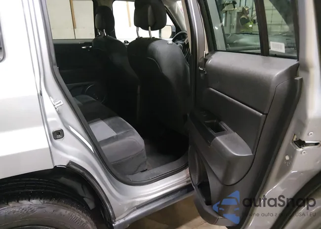 1C4NJRBB5FD393212: 44313680