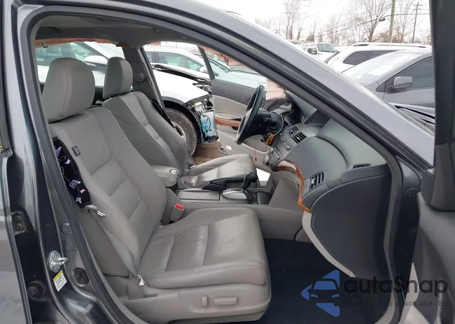 1HGCP3F81BA003902: 44315122