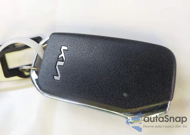 KNDCR3LE9R5136428: 44314940