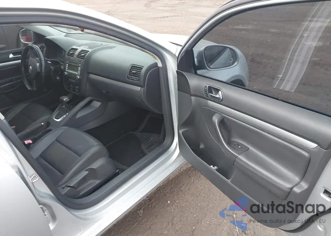 3VWRA71K09M043015: 44316347