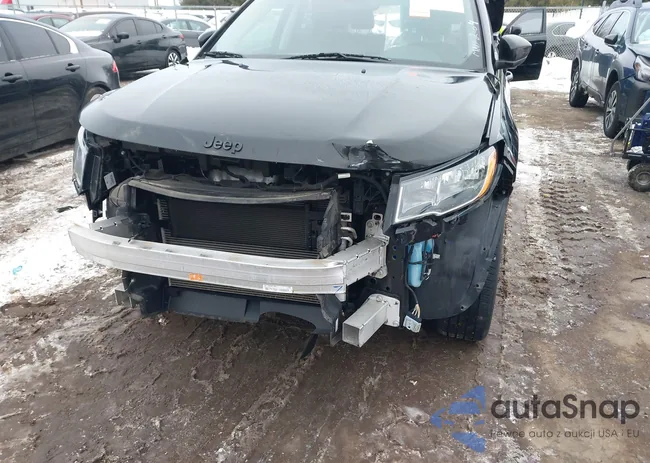 3C4NJDBB2KT682667: 44315726