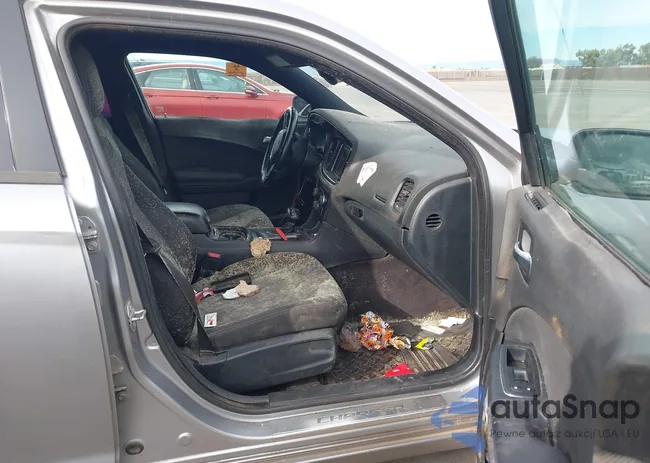 2C3CDXBG8JH220735: 44315733