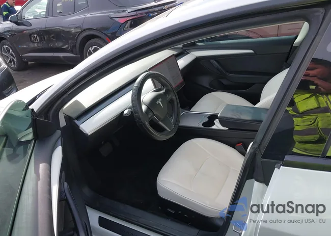 5YJ3E1EA2MF096064: 44315739