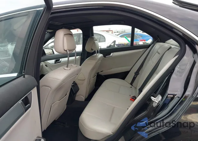 WDDGF4HB3EA933716: 44315833