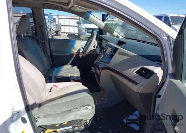 5TDYK3DC4DS324879: 44317199