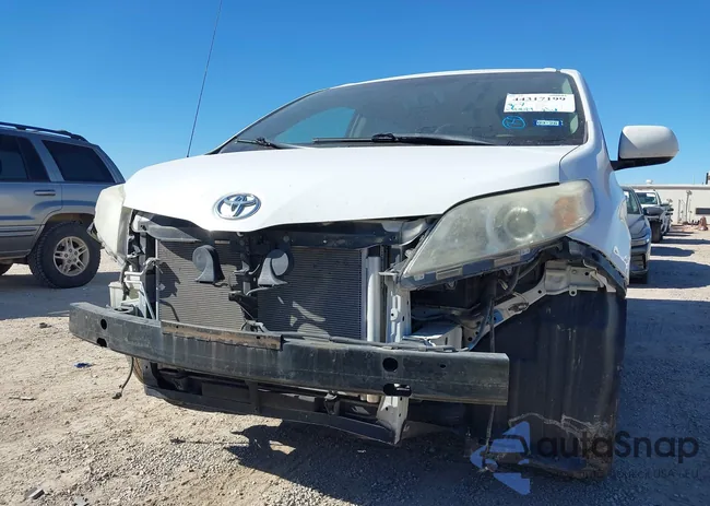 5TDYK3DC4DS324879: 44317199