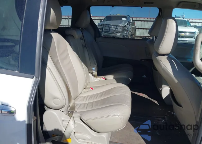 5TDYK3DC4DS324879: 44317199