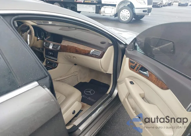 WDDLJ7DB5DA065849: 44317350