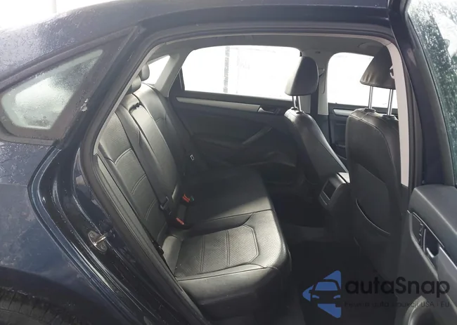 1VWAT7A37FC036561: 44317408