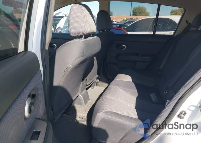 3N1BC13E98L425053: 44317409