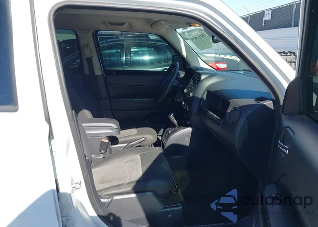 1C4NJPBA6GD688753: 44317480