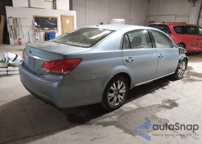 4T1BK3DB8BU418717: 44317582