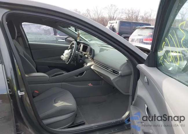 KMHLL4DG2RU765215: 44316623