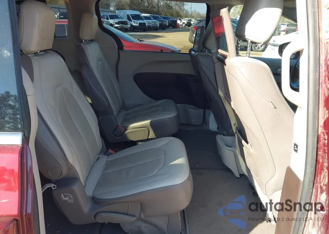 2C4RC1EG6HR656893: 44316641