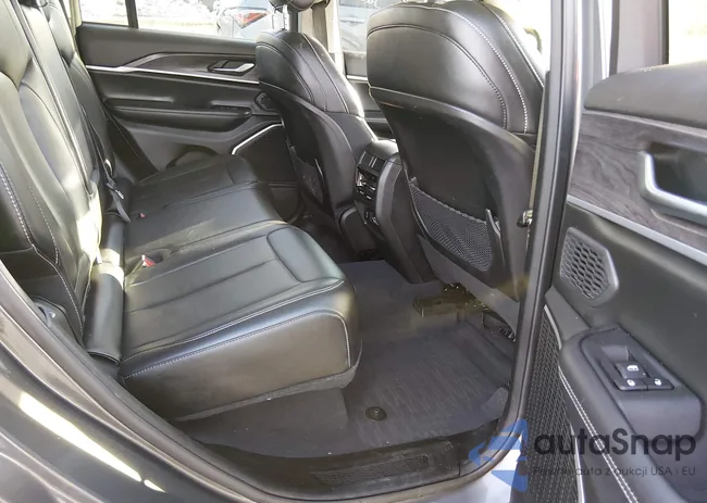 1C4RJYB60PC633370: 44316817