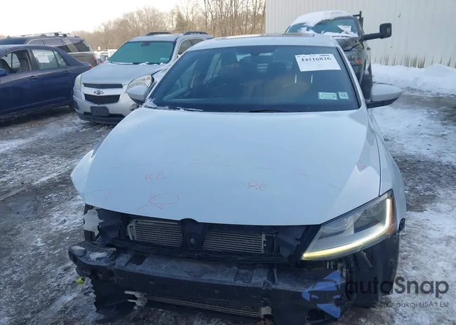 3VW4T7AJ0HM327299: 44316826