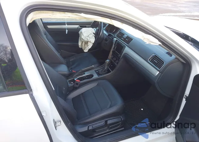 1VWLA7A39KC011301: 44318072