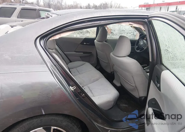 1HGCR2F33HA180243: 44318179