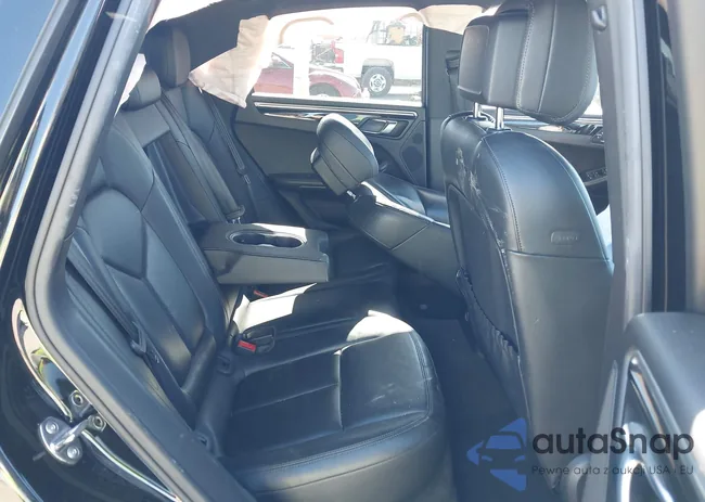 WP1AA2A53HLB82227: 44318241