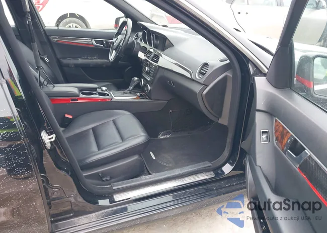 WDDGF8BB8CA650080: 44318392