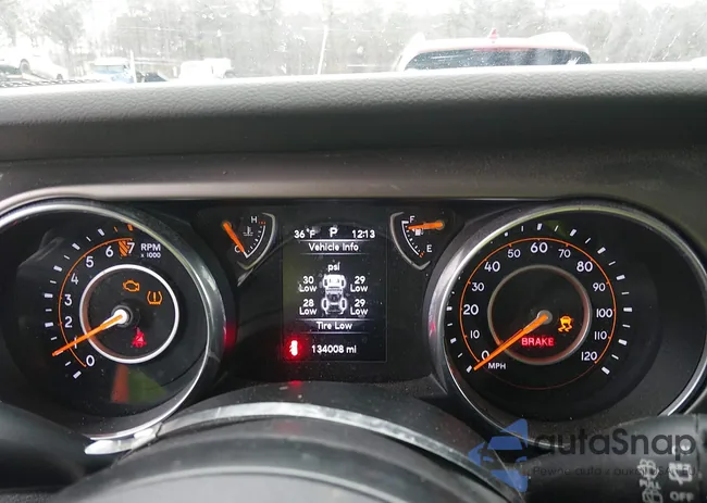 1C4HJXDG3JW129915: 44318419