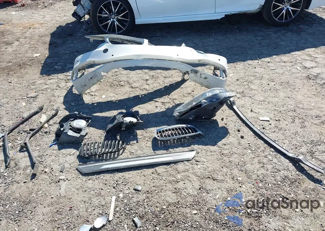 WBA4Z3C53JEC57738: 44317642