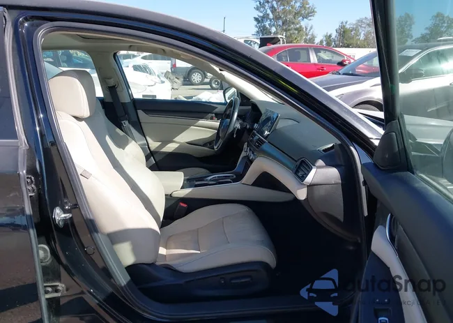 1HGCV2F51JA015651: 44317888