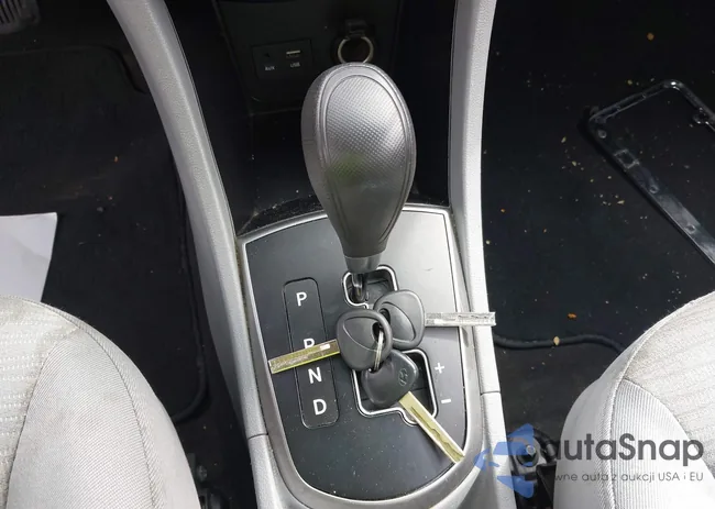 KMHCT4AE0HU243703: 44317893