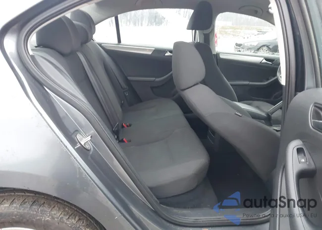 3VWD17AJ7FM325259: 44317985