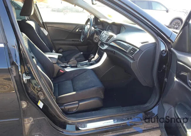 1HGCR2F59EA162990: 44319003