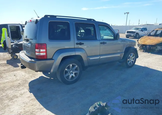 1C4PJLAK1CW208404: 44319079