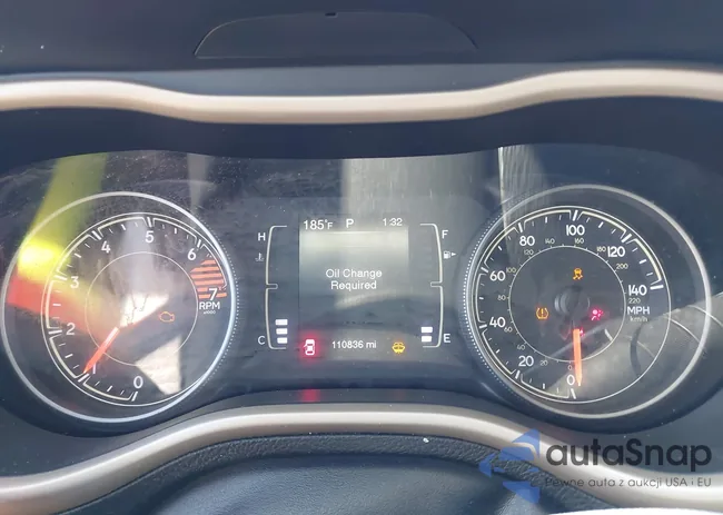 1C4PJLCB0JD566874: 44319133