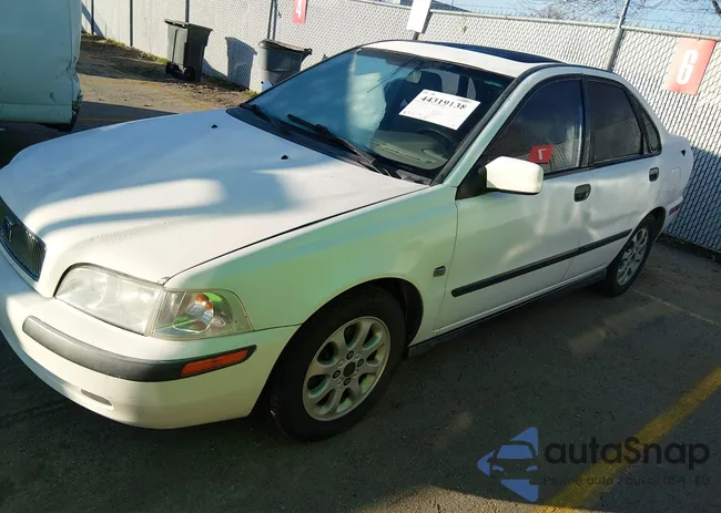 YV1VS29501F657772: 44319138